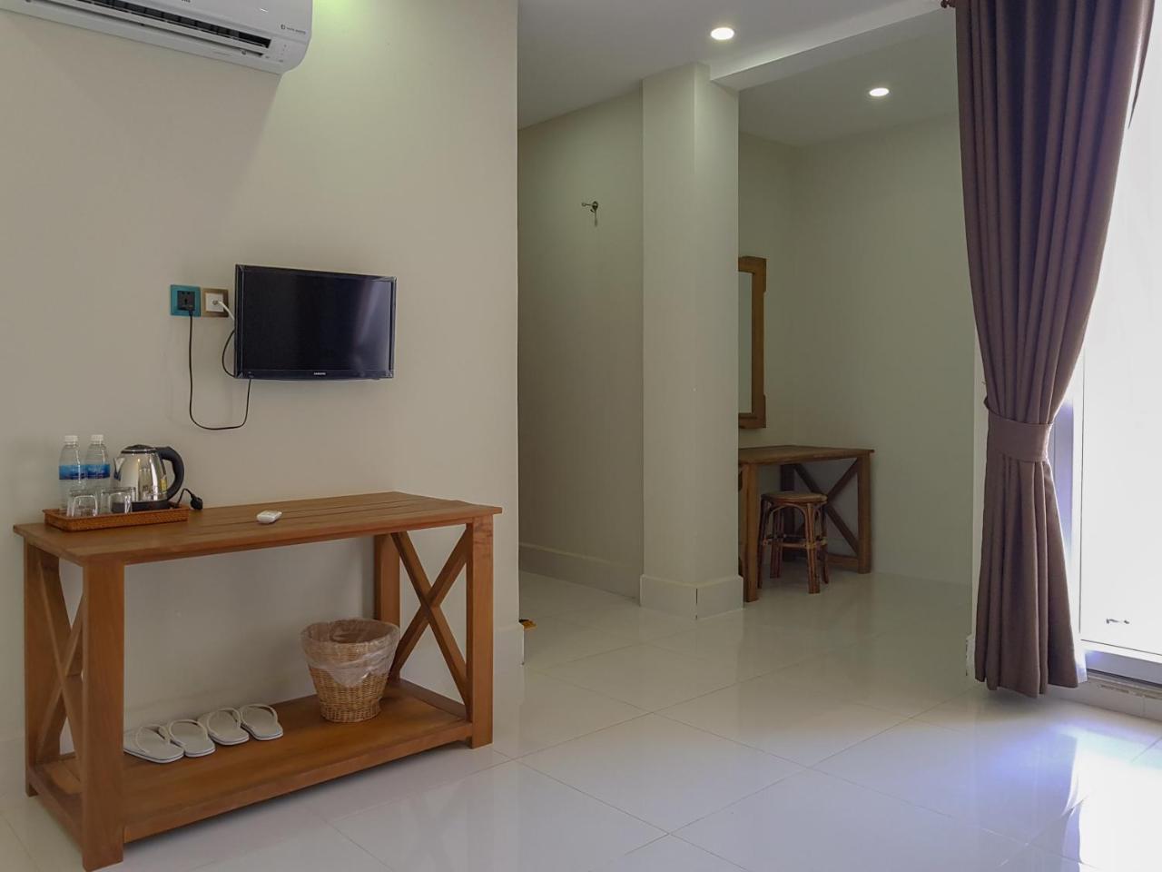 Hotel Montagne Regency Kampot Exterior foto