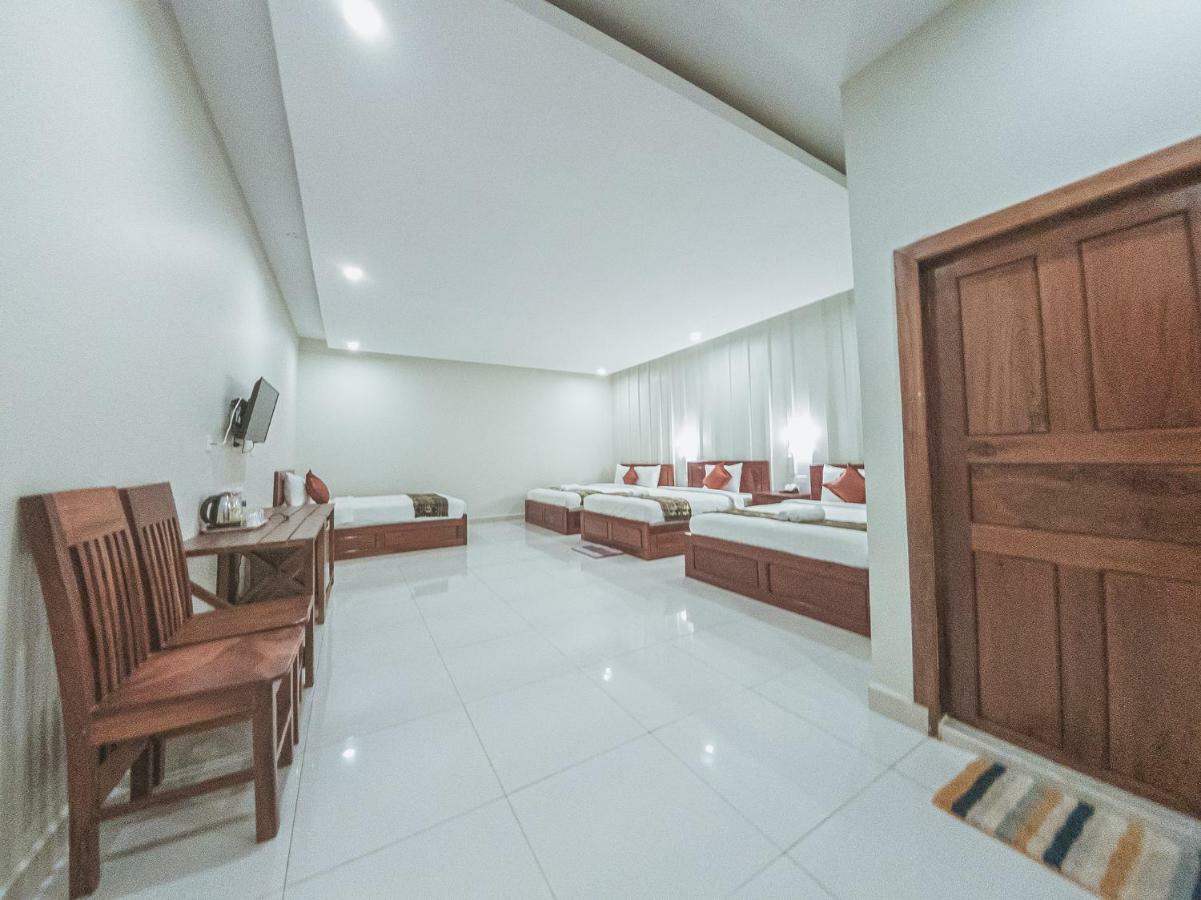 Hotel Montagne Regency Kampot Exterior foto