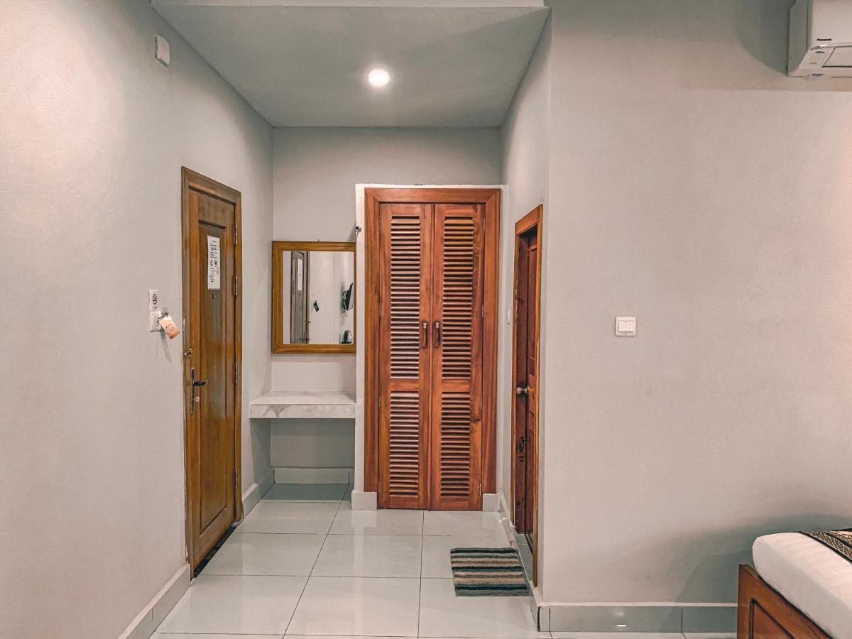 Hotel Montagne Regency Kampot Exterior foto